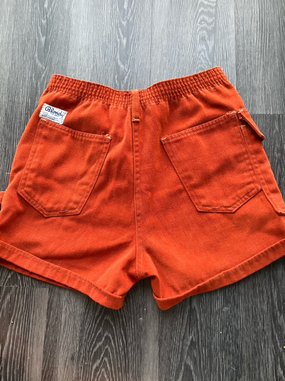 Vintage 60s Bold Rust Solid Colored Carpenter Style Casual Cuffed Mini Shorts - Picture 7 of 11